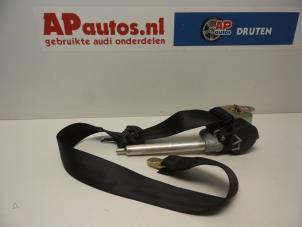 Gebruikte Veiligheidsgordel links-voor Audi A4 (B5) 1.8 20V Prijs € 19,99 Margeregeling aangeboden door AP Auto's