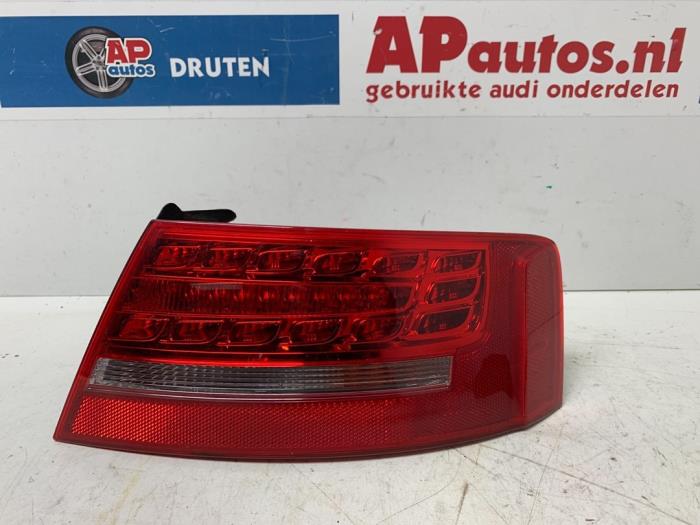 Baklykta, höger från en Audi A5 Cabrio (8F7) 2.0 TFSI 16V Quattro 2011