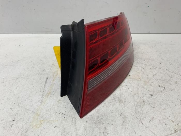 Baklykta, höger från en Audi A5 Cabrio (8F7) 2.0 TFSI 16V Quattro 2011