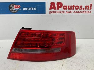 Begagnade Baklykta, höger Audi A5 Cabrio (8F7) 2.0 TFSI 16V Quattro Pris € 199,99 Marginaltabell erbjuds av AP Auto's
