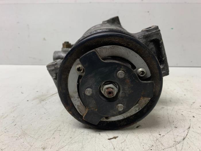 Aircopomp van een Audi Q3 (8UB/8UG) 2.0 TDI 16V 140 2013