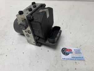 Begagnade ABS-pump Audi A8 (D3) 4.2 V8 40V Quattro Pris € 499,99 Marginaltabell erbjuds av AP Auto's