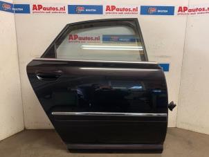 Używane Drzwi prawe tylne wersja 4-drzwiowa Audi A8 (D3) 4.2 V8 40V Quattro Cena € 124,99 Procedura marży oferowane przez AP Auto's