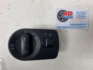 Gebruikte Licht Schakelaar Audi A3 Sportback (8PA) 1.6 FSI 16V Prijs € 29,99 Margeregeling aangeboden door AP Auto's
