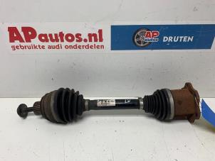 Begagnade Drivaxel, vänster fram Audi A4 Avant (B8) 1.8 TFSI 16V Pris € 34,99 Marginaltabell erbjuds av AP Auto's
