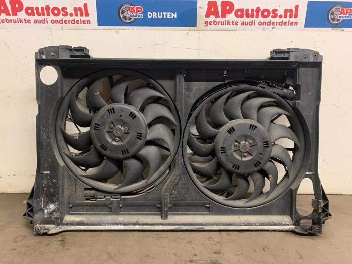 Kylfläkt från en Audi A8 (D3) 4.0 TDI V8 32V Quattro 2004