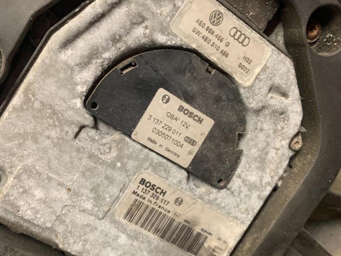 Kylfläkt från en Audi A8 (D3) 4.0 TDI V8 32V Quattro 2004