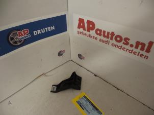 Gebruikte Bevestigingsoog vloer Audi A3 Limousine (8VS/8VM) 1.4 TFSI 16V Prijs € 9,99 Margeregeling aangeboden door AP Auto's