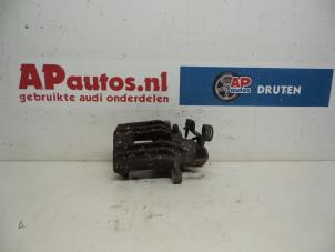 Gebruikte Remklauw (Tang) links-achter Audi A4 Avant (B6) 2.5 TDI 155 24V Prijs € 35,00 Margeregeling aangeboden door AP Auto's