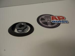 Gebruikte Bevestigingsoog vloer Audi A3 Quattro (8L1) 1.8 T 20V Prijs € 35,00 Margeregeling aangeboden door AP Auto's