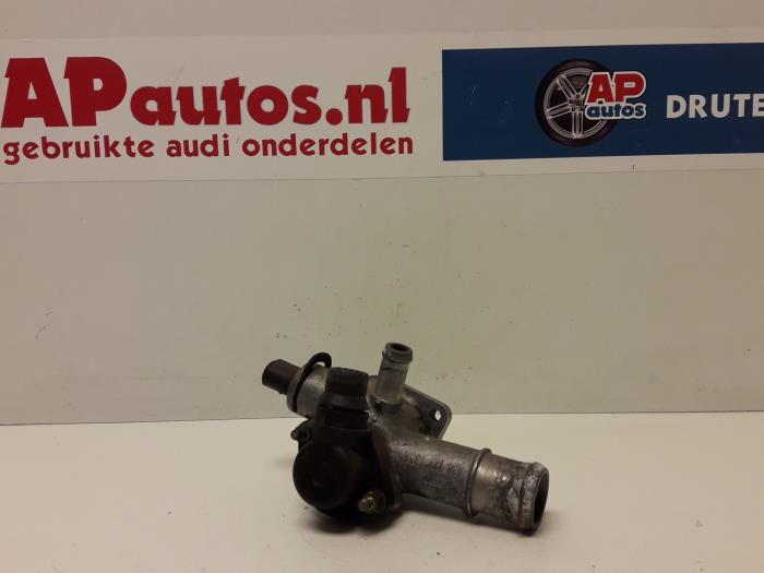 Thermostaathuis van een Audi A6 Avant (C5) 1.9 TDI 130 2003
