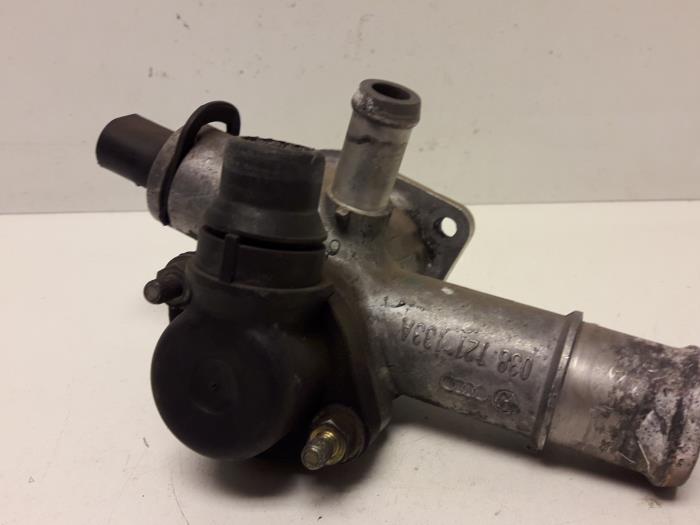 Thermostaathuis van een Audi A6 Avant (C5) 1.9 TDI 130 2003