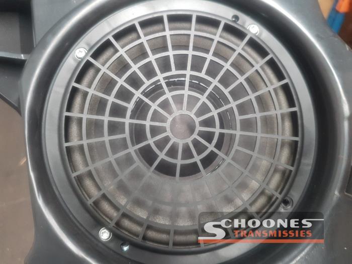 Bashögtalare från en Audi A3 Sportback (8PA) 1.4 TFSI 16V 2009