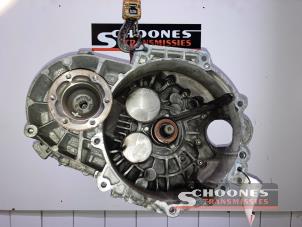 Gebruikte Versnellingsbak Volkswagen Golf VI (5K1) 2.0 GTD 16V Prijs € 577,50 Margeregeling aangeboden door Schoones Transmissies B.V.