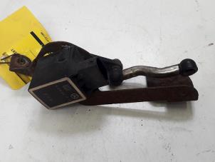 Gebruikte Stabilisatie Regel Sensor Mercedes CLK (R209) 3.0 280 V6 18V Prijs € 39,00 Margeregeling aangeboden door Tijdeman Mercedes Onderdelen