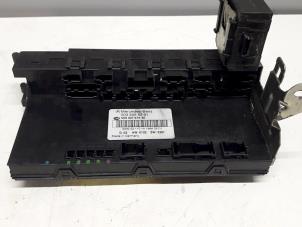 Gebruikte Zekeringkast Mercedes C Combi (S203) 2.2 C-220 CDI 16V Prijs € 145,00 Margeregeling aangeboden door Tijdeman Mercedes Onderdelen