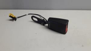 Begagnade Bakre bältesspänne, höger Mercedes B (W245) 1.5 B-150 16V Pris € 30,01 Marginaltabell erbjuds av Tijdeman Mercedes Onderdelen