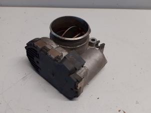 Gebruikte Gasklephuis Mercedes CLK (C208) 2.0 200K Evo 16V Prijs € 49,99 Margeregeling aangeboden door Tijdeman Mercedes Onderdelen