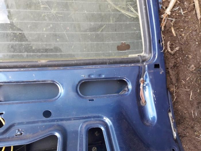 Baklucka från en Mercedes-Benz T/TE/TD (S123) 200 T 1980