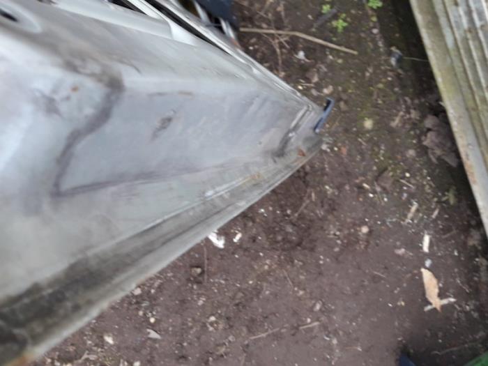 Baklucka från en Mercedes-Benz T/TE/TD (S123) 200 T 1980