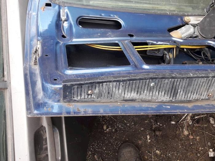 Baklucka från en Mercedes-Benz T/TE/TD (S123) 200 T 1980