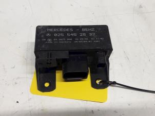 Gebruikte Voorgloei Relais Mercedes Vito (639.7) 2.2 115 CDI 16V Prijs € 36,30 Inclusief btw aangeboden door Tijdeman Mercedes Onderdelen