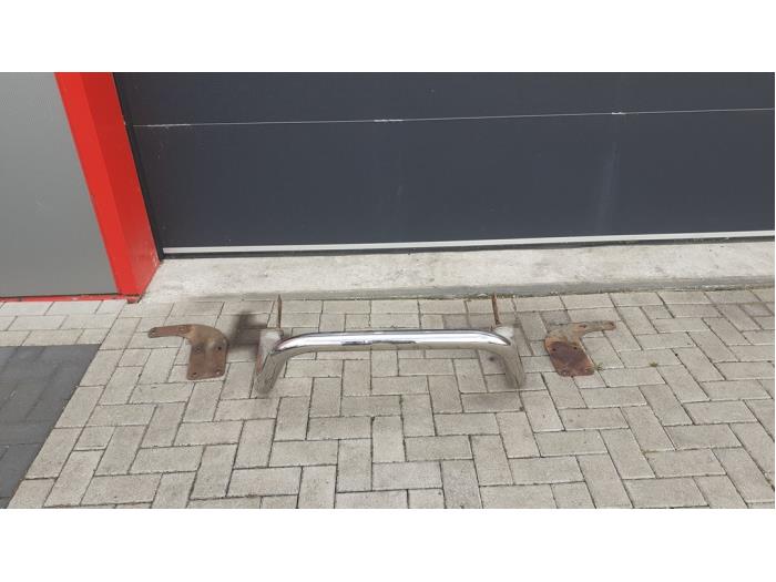 Frontbåge från en Mercedes-Benz ML I (163) 270 2.7 CDI 20V 2002