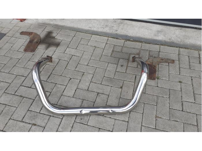 Frontbåge från en Mercedes-Benz ML I (163) 270 2.7 CDI 20V 2002