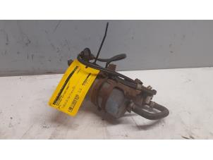 Gebruikte Benzinepomp Mercedes SLK (R170) 2.0 200 16V Prijs € 45,00 Margeregeling aangeboden door Tijdeman Mercedes Onderdelen