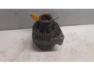 Gebruikte Alternator Mercedes SLK (R170) 2.0 200 16V Prijs € 50,00 Margeregeling aangeboden door Tijdeman Mercedes Onderdelen
