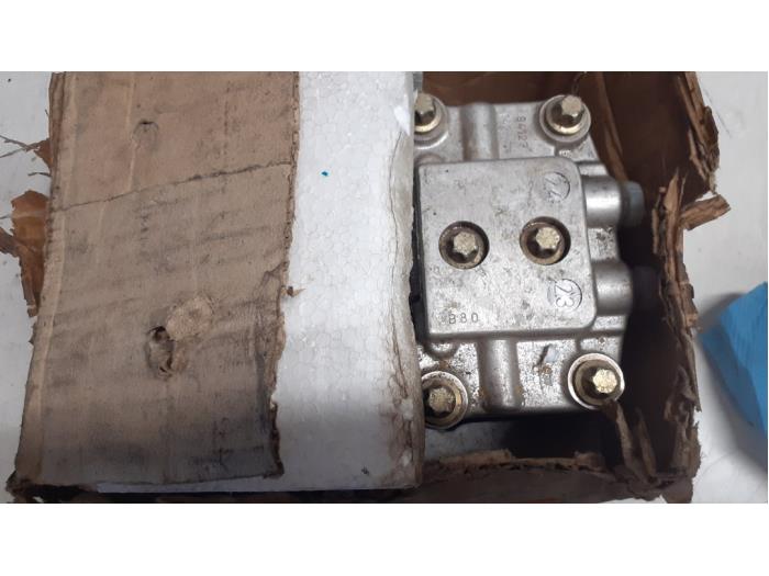 ABS-pump från en Mercedes-Benz L serie 4t (309/611) 409D 1989