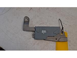 Używane Wzmacniacz anteny Mercedes E (W211) 4.0 E-400 CDI 32V Cena € 42,00 Procedura marży oferowane przez Tijdeman Mercedes Onderdelen