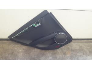 Gebruikte Portierbekleding 4Deurs links-achter Mercedes C Estate (S204) 2.2 C-200 CDI 16V . Prijs € 75,00 Margeregeling aangeboden door Tijdeman Mercedes Onderdelen