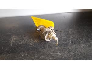 Gebruikte Brandstof Drukregelaar Mercedes SLK (R170) 2.0 200 16V Prijs op aanvraag aangeboden door Tijdeman Mercedes Onderdelen