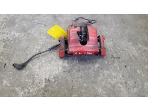 Gebruikte Remklauw (Tang) links-voor Mercedes SLK (R170) 2.0 200 16V Prijs op aanvraag aangeboden door Tijdeman Mercedes Onderdelen