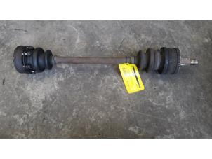 Gebruikte Steekas rechts-achter Mercedes SLK (R170) 2.0 200 16V Prijs € 65,00 Margeregeling aangeboden door Tijdeman Mercedes Onderdelen