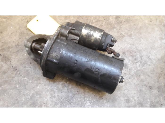 Startmotor från en Mercedes-Benz ML I (163) 270 2.7 CDI 20V 2002