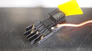 Begagnade Säkringsbox Mercedes ML II (164/4JG) 3.0 ML-280 CDI 4-Matic V6 24V Pris € 35,00 Marginaltabell erbjuds av Tijdeman Mercedes Onderdelen