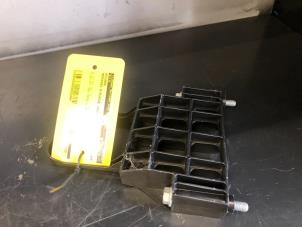 Begagnade Batterilåda Mercedes A (W169) 1.7 A-170 3-Drs. Pris € 15,00 Marginaltabell erbjuds av Tijdeman Mercedes Onderdelen