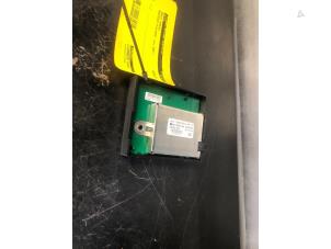 Begagnade Radiomodul Mercedes B (W245) 1.7 B-170 16V Pris på förfrågan erbjuds av Tijdeman Mercedes Onderdelen