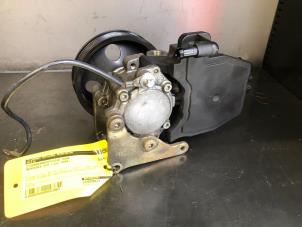 Używane Pompa wspomagania kierownicy Mercedes CLK (R208) 2.3 230K 16V Cena € 49,99 Procedura marży oferowane przez Tijdeman Mercedes Onderdelen