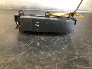 Begagnade PDC-brytare Mercedes B (W245) 2.0 B-200 CDI 16V Pris € 29,00 Marginaltabell erbjuds av Tijdeman Mercedes Onderdelen