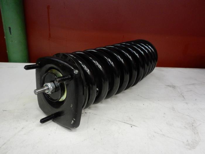 Stötdämpare, höger bak från en Mercedes-Benz ML I (163)  2000