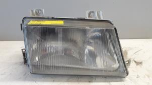 Gebruikte Rechter Koplamp Mercedes Vario 814D 12V Prijs € 169,40 Inclusief btw aangeboden door Tijdeman Mercedes Onderdelen