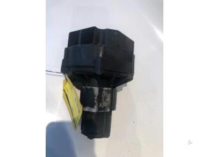 Używane Pompa gazów spalinowych Mercedes CLK (C209) 2.6 240 V6 18V Cena € 120,00 Procedura marży oferowane przez Tijdeman Mercedes Onderdelen