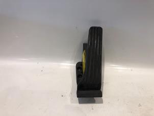 Gebruikte Gaspedaal Mercedes C Estate (S204) 2.2 C-200 CDI 16V . Prijs € 29,99 Margeregeling aangeboden door Tijdeman Mercedes Onderdelen