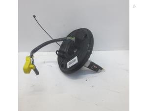 Begagnade Klockfjäder, airbag Mercedes S (W220) 5.0 S-500 V8 24V Pris € 40,00 Marginaltabell erbjuds av Tijdeman Mercedes Onderdelen