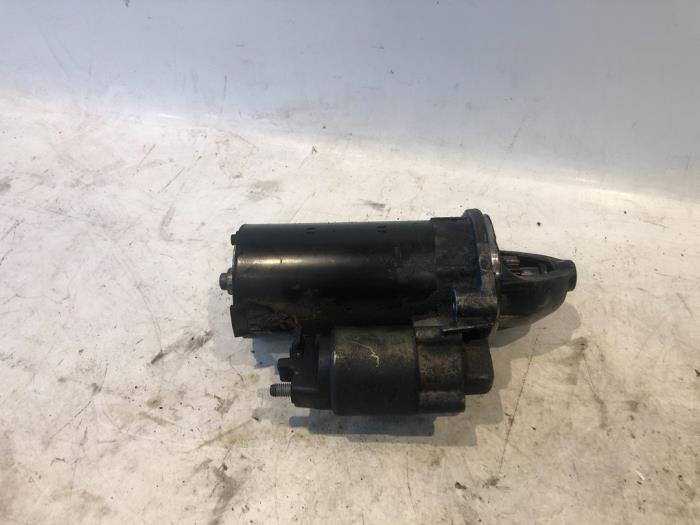 Startmotor från en Mercedes-Benz ML I (163) 270 2.7 CDI 20V 2004