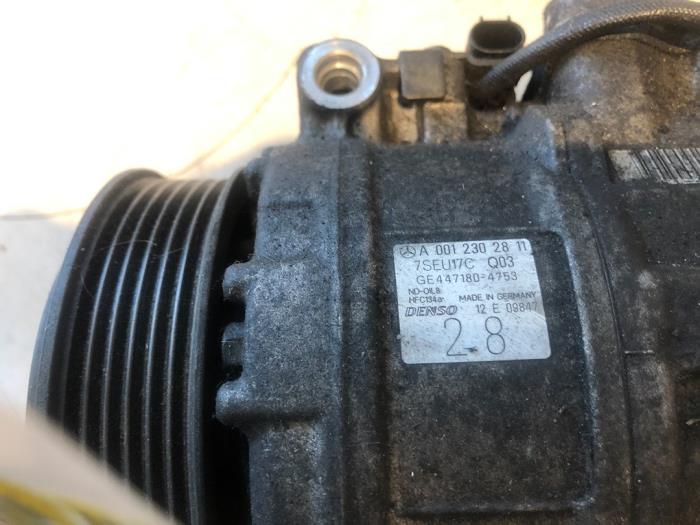 Luftkonditioneringspump från en Mercedes-Benz ML I (163) 270 2.7 CDI 20V 2004
