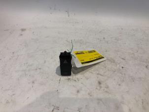 Gebruikte Schakelaar ESP Mercedes C Estate (S204) 2.2 C-200 CDI 16V . Prijs € 20,00 Margeregeling aangeboden door Tijdeman Mercedes Onderdelen